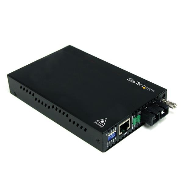 Startech Canada StarTech.com 10/100 Mbps Single Mode Fiber Media Converter SC 30 km ET90110SM302