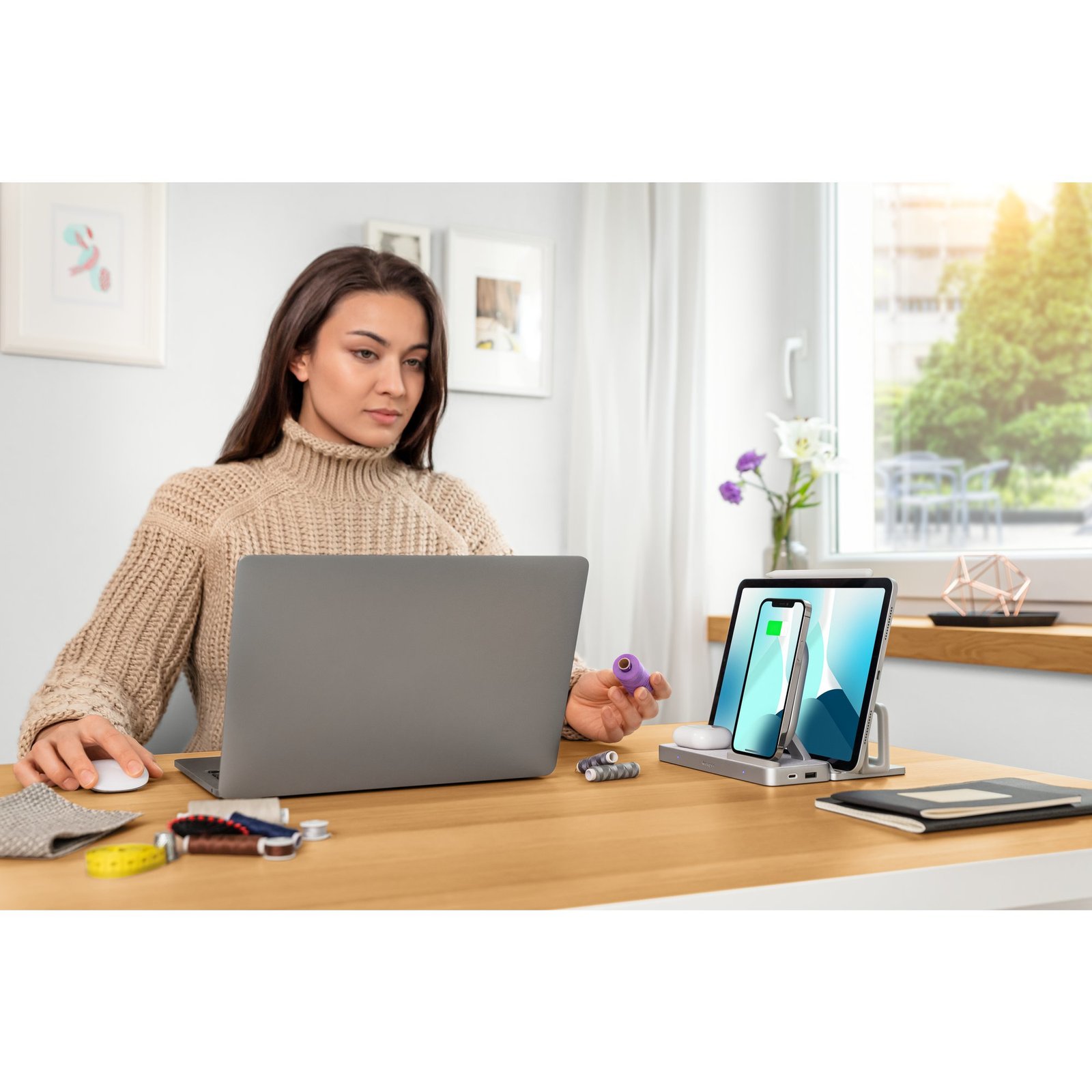 Kensington StudioCaddy™ with Qi wireless charging for Apple devices K59090WW
