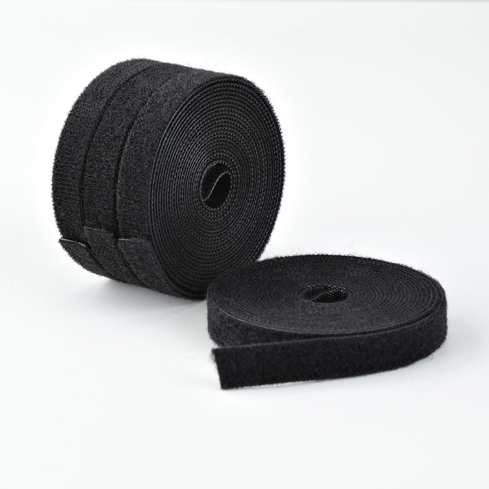 Startech Canada StarTech.com 4-pack 15ft (4.6m) Hook and Loop Roll, 0.5in Wide, Black, Cut-to-Size HKLP15054PK